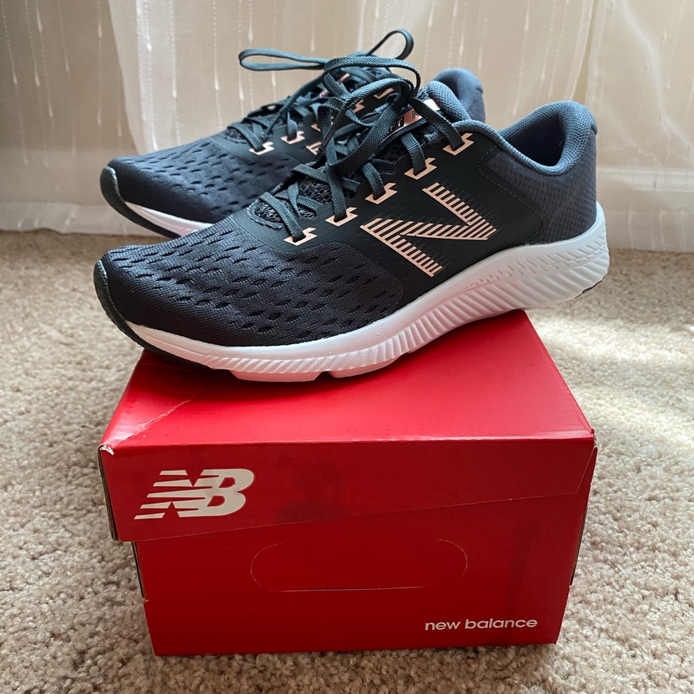 Women’s New Balance Tennis Shoes